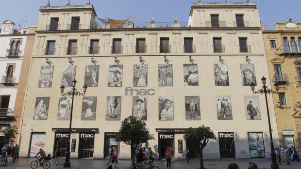 Fnac mantendrá abiertas dos tiendas en Sevilla durante seis meses