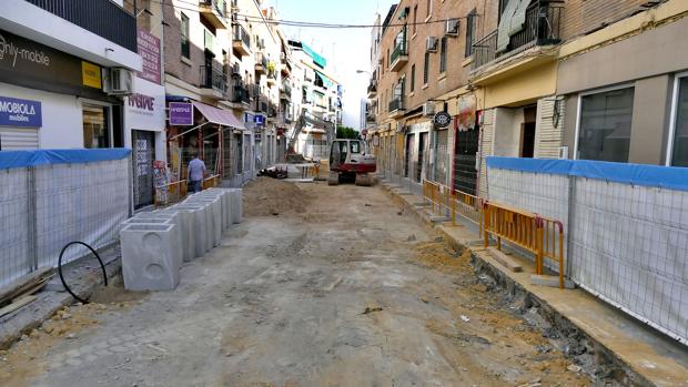 Más de medio centenar de calles de Sevilla estarán en obras este verano