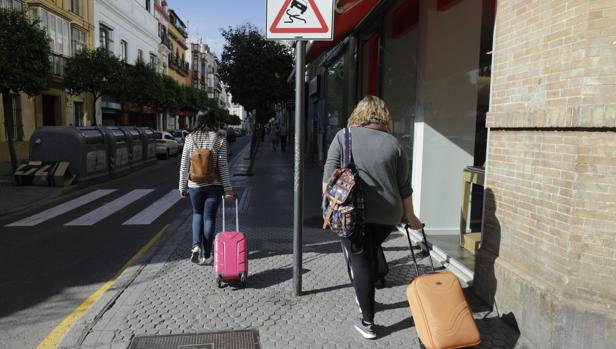 El Ayuntamiento de Sevilla hará una consulta ciudadana sobre los pisos turísticos