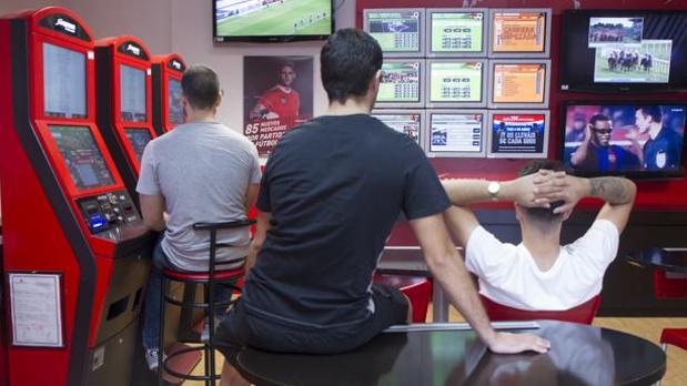 Las personas adictas a apuestas online aumentan un 30% en los últimos cinco años en la provincia de Sevilla