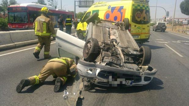 Cortes de circulación en la Ronda Norte por el vuelco de un coche