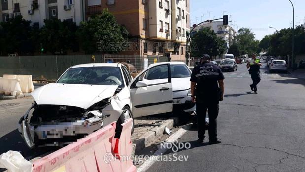 Heridas graves, madre e hija, en una colisión entre coches en la avenida El Greco