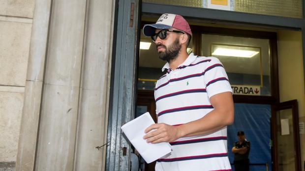 La Audiencia de Navarra mantiene en libertad al guardia civil de La Manada