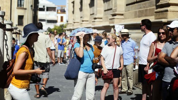 El tiempo en Sevilla: alerta naranja para este miércoles con máximas que superarán los 40 grados