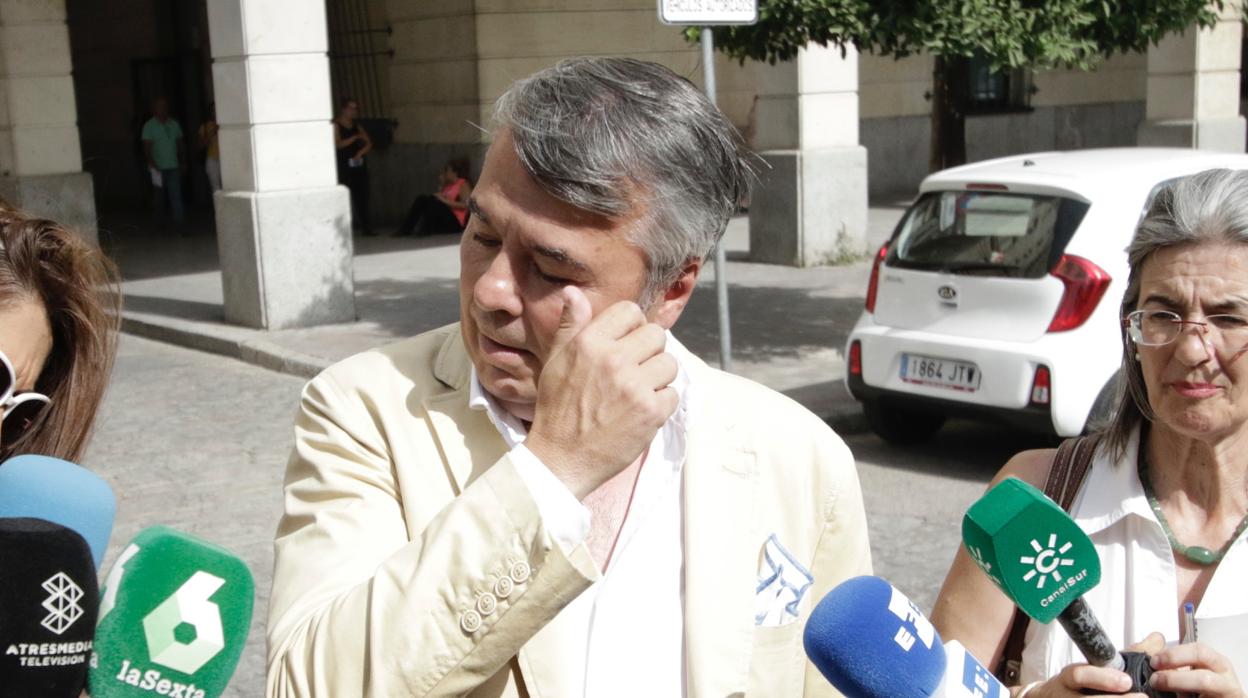 El detenido Ángel Boza a la salida de los Juzgados de Sevilla