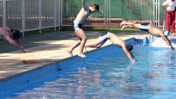 Aumentan en Sevilla las lesiones medulares por zambullidas