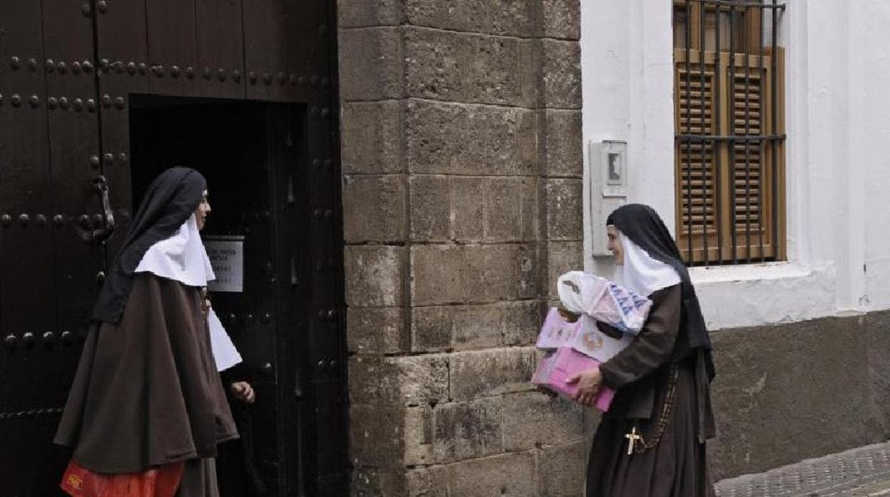 Hermanas de la Cruz: 143 años de amor a los pobres