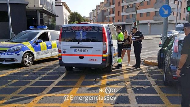 Tres heridos, uno de ellos menor, en un accidente de tráfico en la Glorieta de San Lázaro en Sevilla