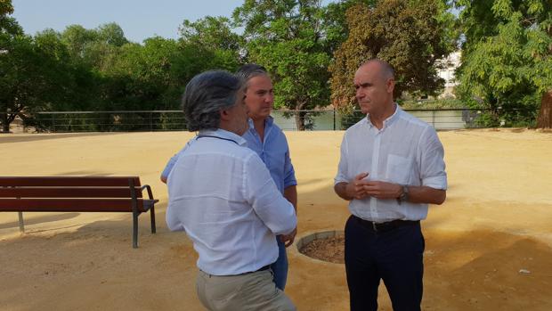 Nueva terraza-mirador en la calle Arjona con vistas al puente de Triana y al río Guadalquivir de Sevilla