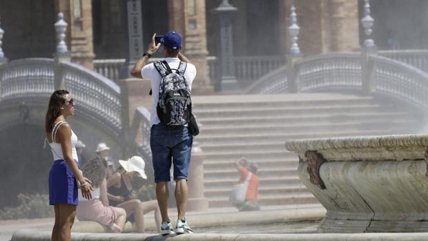 Sevilla, en alerta naranja por riesgo importante de altas temperaturas este lunes