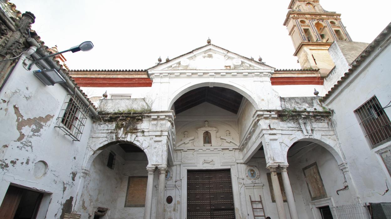 La iglesia clausurada de Santa Clara, uno de los monumentos que tendrán financiación municipal