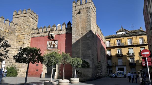 Denuncian la falta de albañiles, pintores, electricistas y jardineros es en el Alcázar de Sevilla