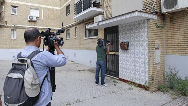 Condenado a nueve años de prisión e internamiento por matar a su padre de 117 puñaladas en Sevilla