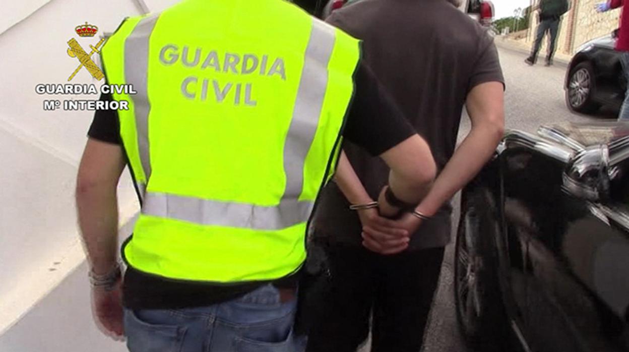 La Guardia Civil recibió llamadas alertando del robo en las viviendas