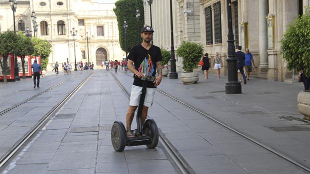 El Ayuntamiento de Sevilla reconoce «lagunas» legales con los patinetes eléctricos