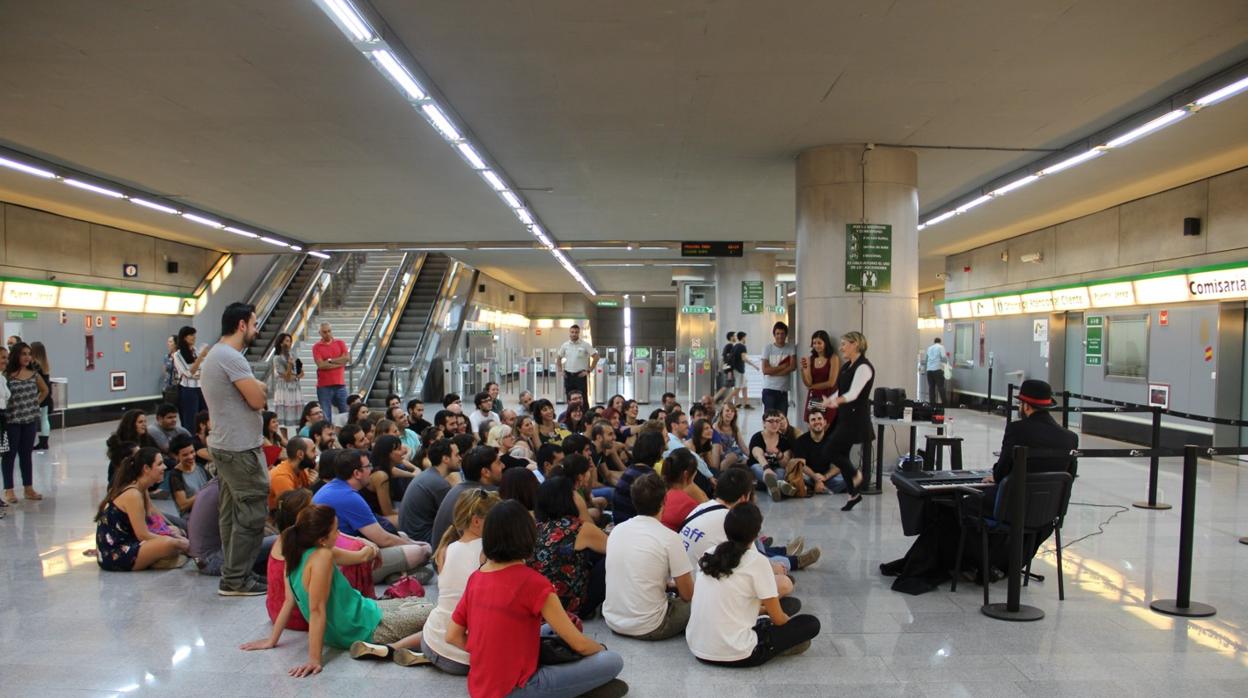 Metro de Sevilla amplia horarios y pone más trenes por la Noche en Blanco y la Carrera de la Mujer