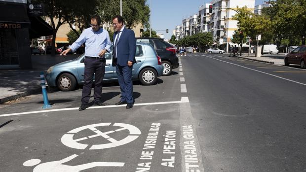 Renovación de señales viales en treinta calles de la Macarena