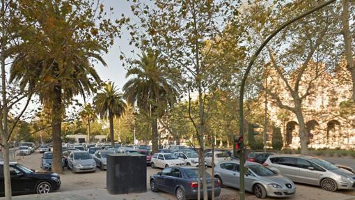 Coches sobre el solar de Capitanía