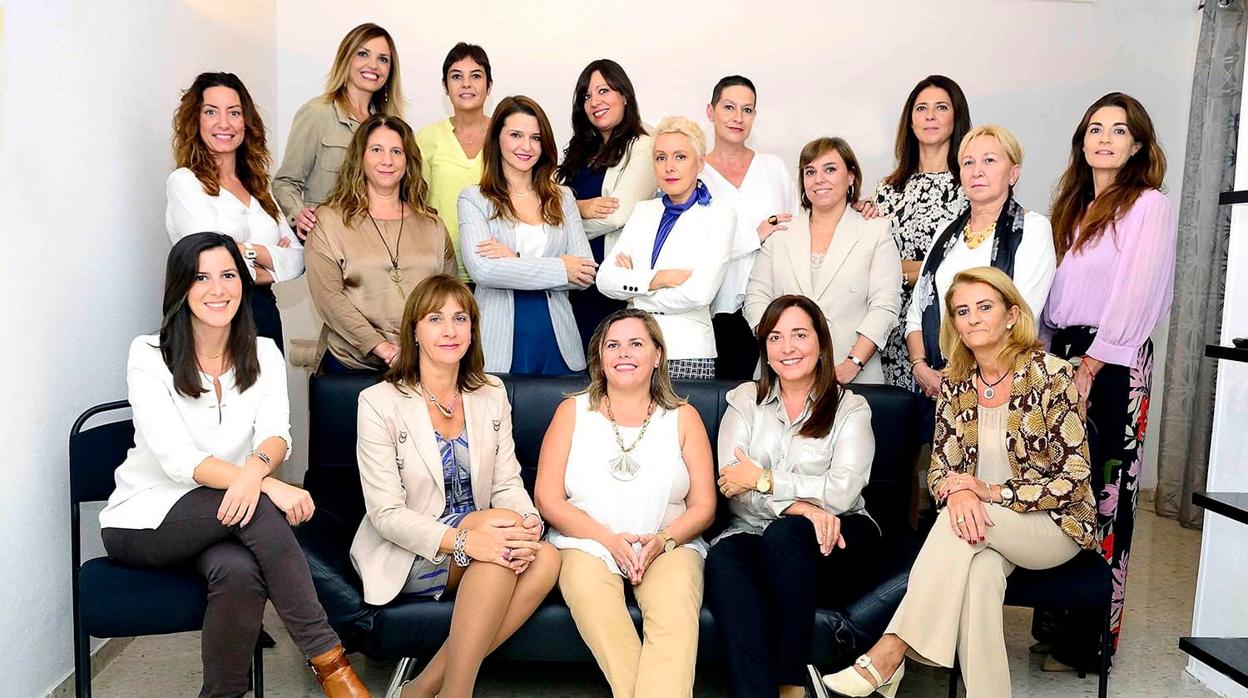 Slvia Muñoz con su candidatura íntegra de mujeres