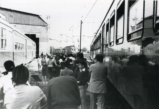 Primer viaje de escolares en el tren obrero de Renfe a San Jerónimo en 1978