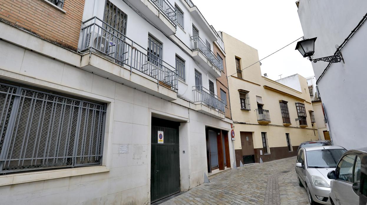 La casa de la Asociación Pía de Empleadas de la Inmaculada, en la calle Levíes