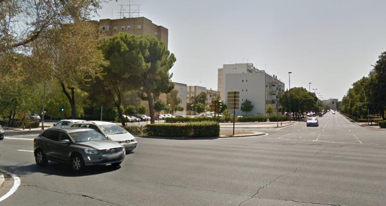 Cruce de la Avenida de la Paz y la Ronda de Tamarguillo de Sevilla