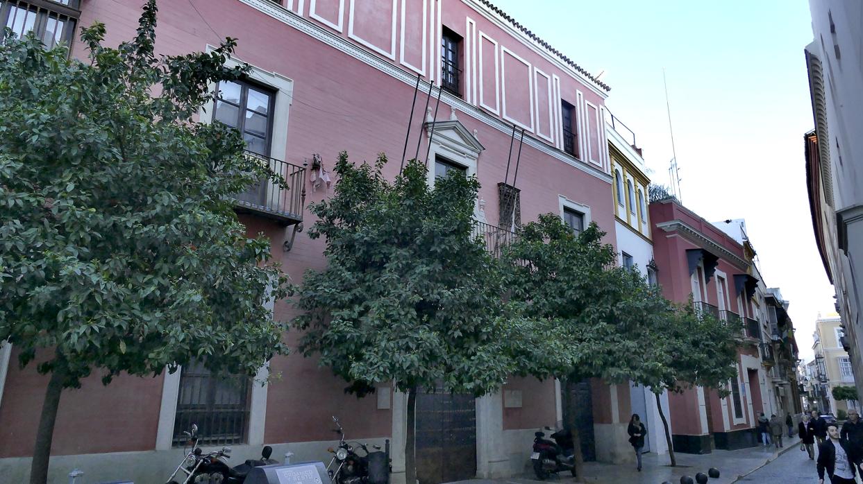 Fachada del palacio de los Condes de Ibarra, en la calle San José 3 de la capital andaluza