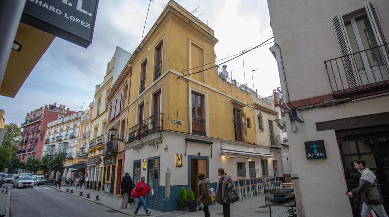 Edificio que aqcab a de comprar Kolac en la calle San Esteban