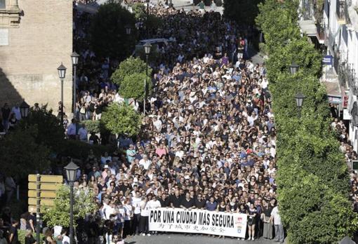 La masiva manifestación que convocaron los comerciantes en Carmona