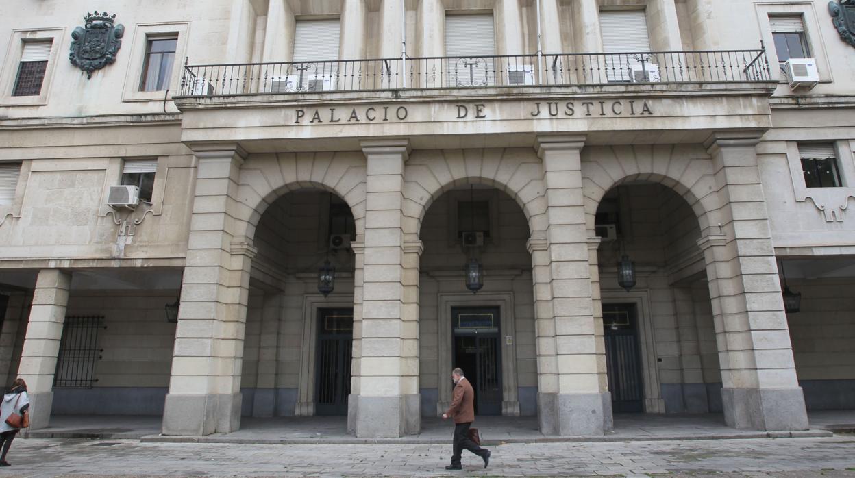 Fachada de la Audiencia de Sevilla