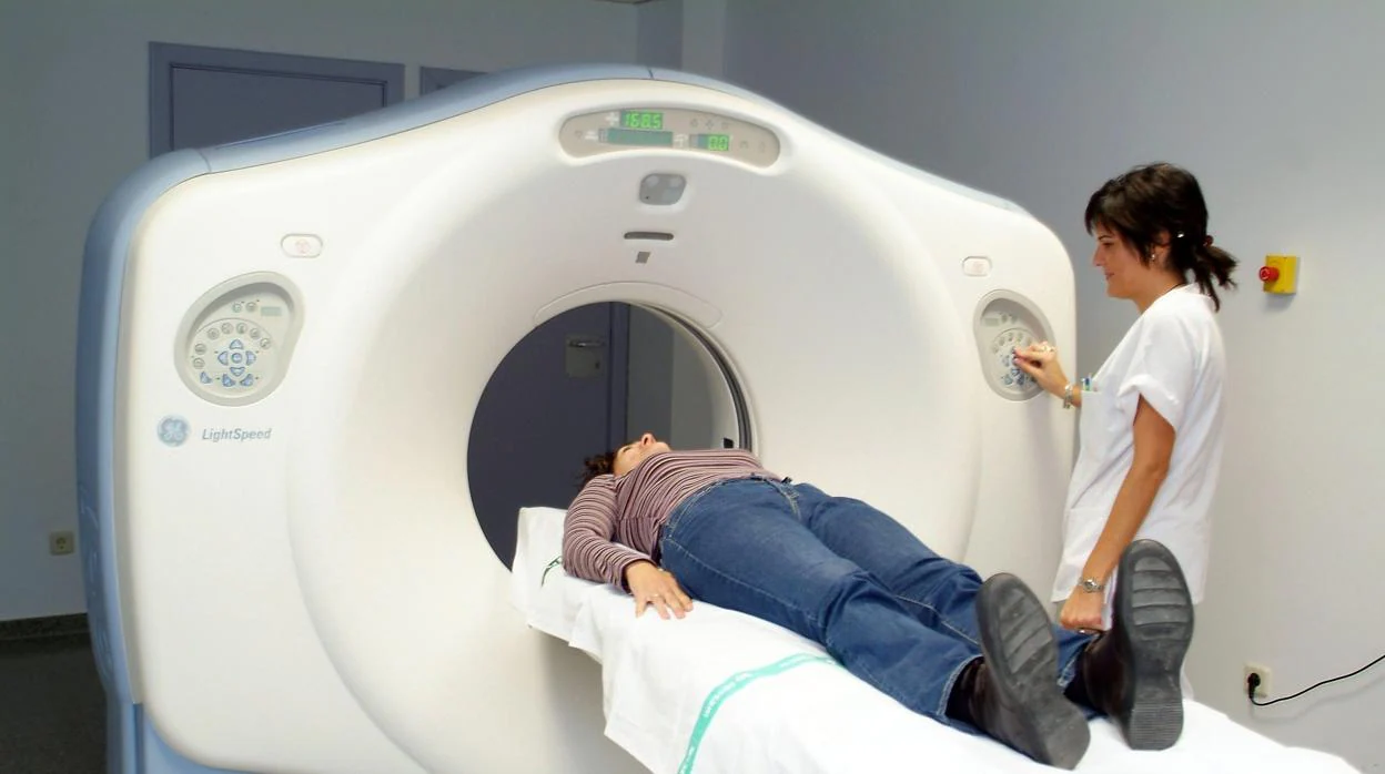 El tiempo medio de espera ara una radiografía simple en el Hospital Virgen del Rocío alcanza los 128 días y 65 días para pruebas de ultrasonografía