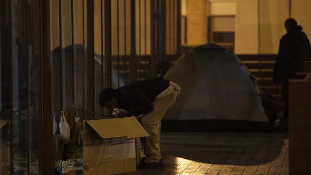 Se necesitan mantas para luchar contra el frío en Sevilla