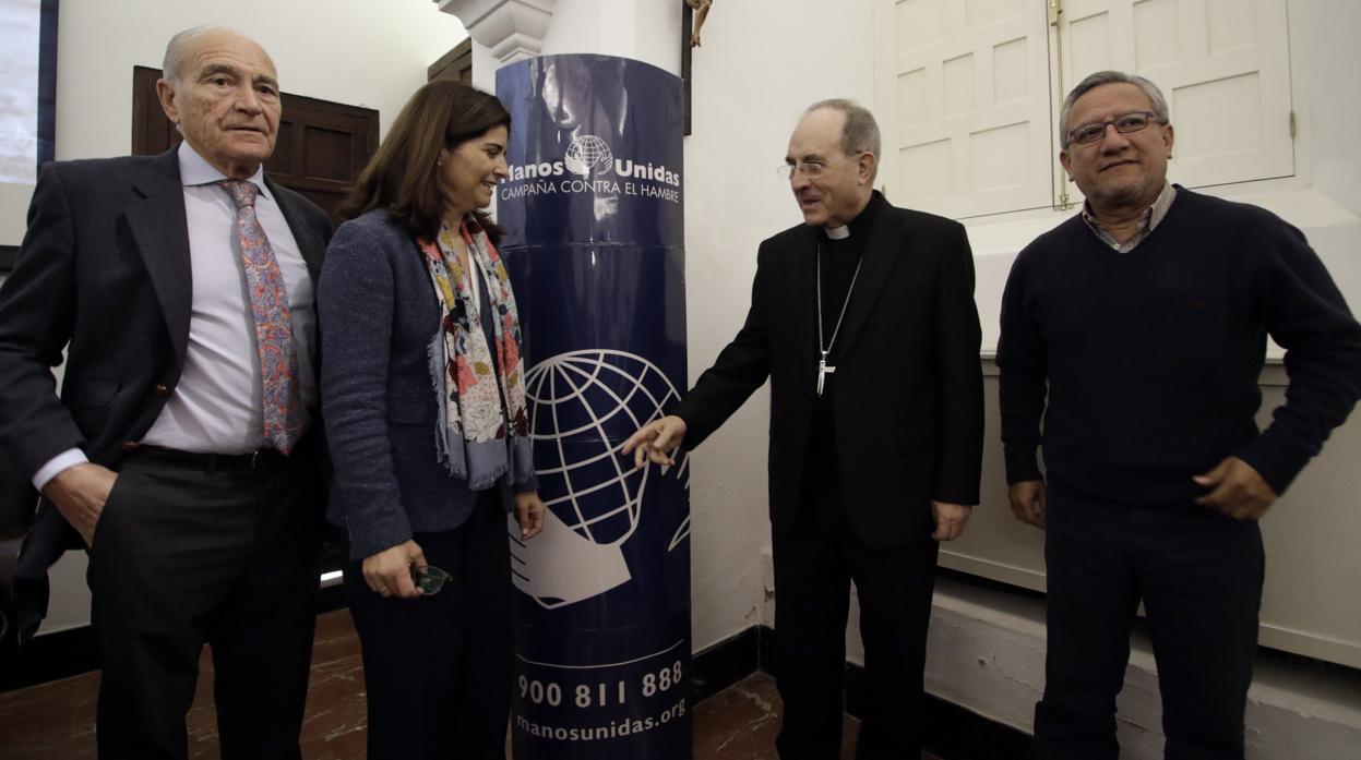 Fernando Fabiani, María Albendea, monseñor Asenjo e Ismael Vega en la presentación de la campaña de Manos Unidas