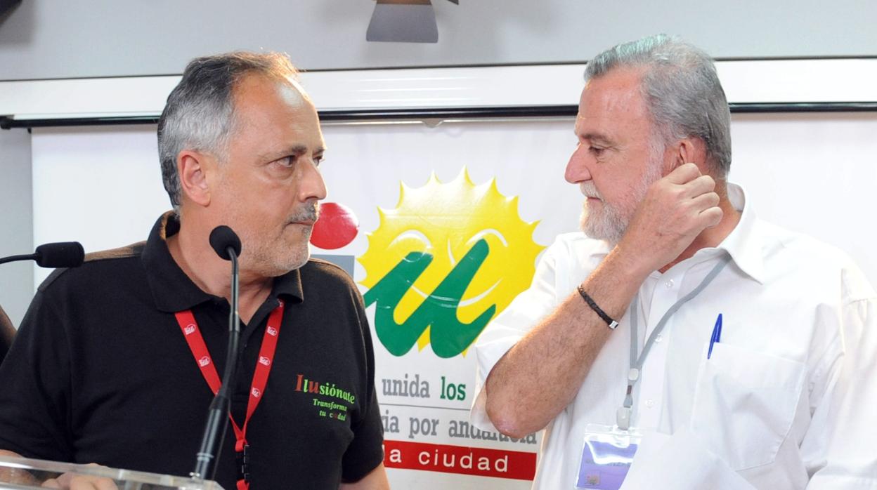 José Manuel García y Antonio Rodrigo Torrijos, cuando eran concejales del Ayuntamiento de Sevilla