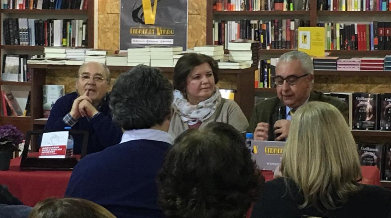Rosa García Perea durante el reciente acto de presentación de su nuevo libro de poesía
