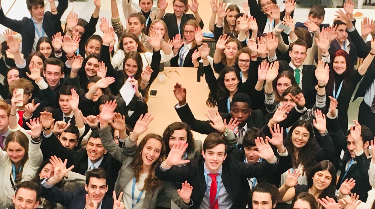 Jóvenes que han participado en la sesión del Parlamento Europeo de los Jóvenes