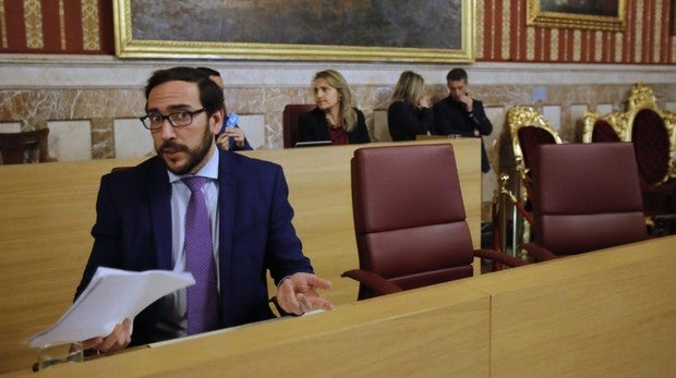 Ciudadanos se descompone: un solo concejal de tres en el pleno de Sevilla