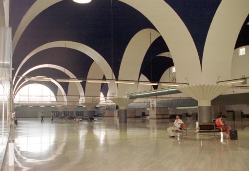 Misterio en la antigua terminal del aeropuerto de Sevilla