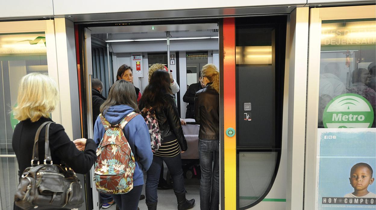 El metro de Sevilla registró el pasado año casi casi 17 millones de viajeros