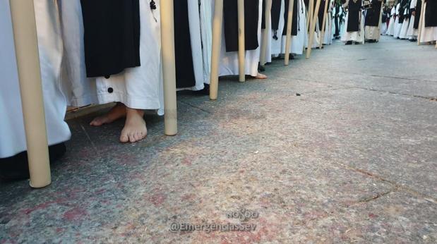 El Ayuntamiento de Sevilla no registra nazarenos con heridas por cortes en los pies