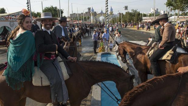 ¿Cómo ir a la Feria de Abril de Sevilla? La mejor manera de llegar