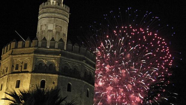 Los fuegos artificiales dirán adiós a una Feria de Abril de Sevilla espléndida