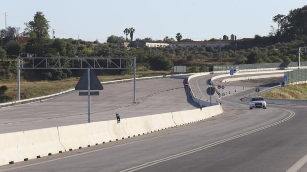 Fomento apuesta por sustituir uno de los túneles de la SE-40 por un puente