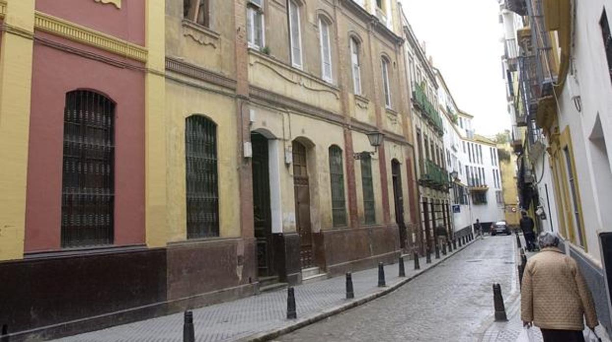 Los corralones de la calle Castellar llevan una década recibiendo sanciones