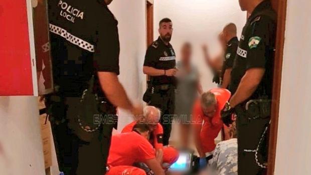 Prisión sin fianza para el detenido por apuñalar a su pareja en su casa de Sevilla Este