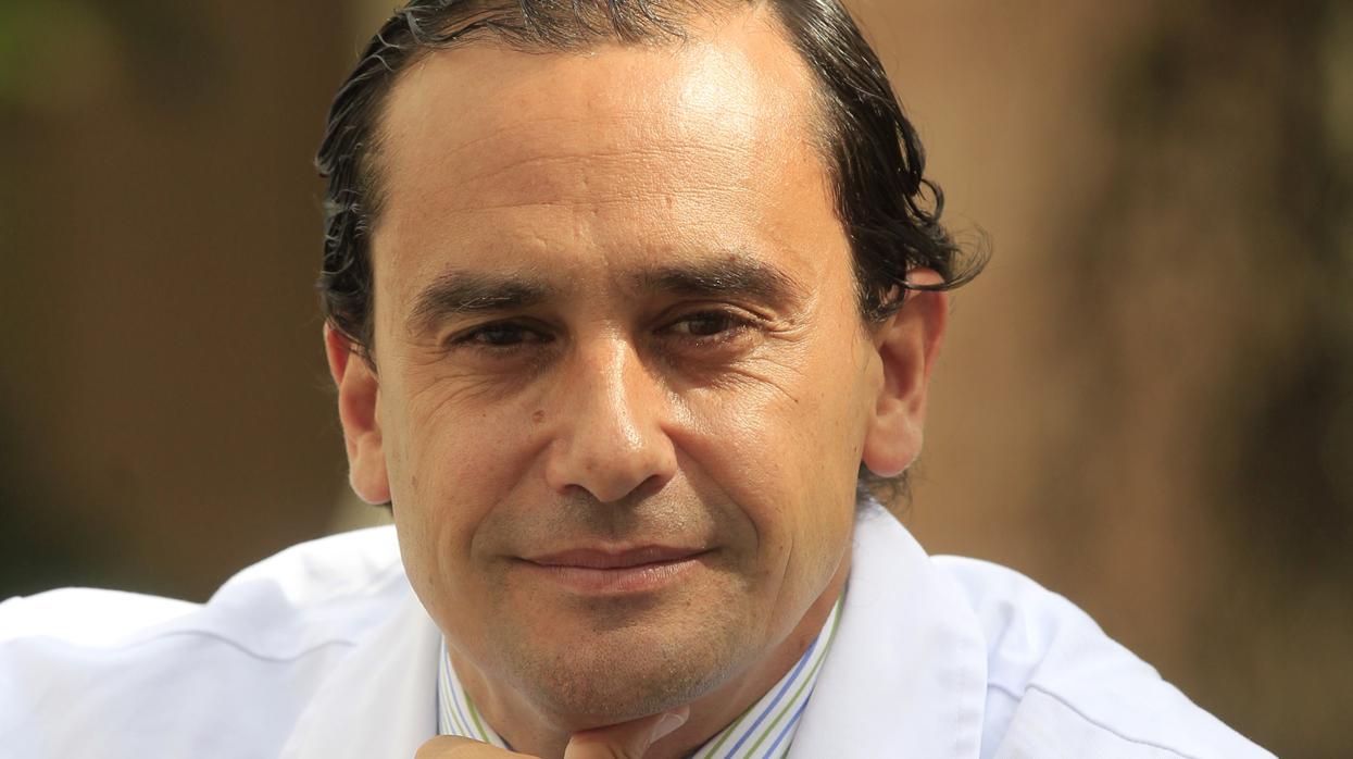 Salvador Morales es un experto en nuevas técnicas quirúrgicas