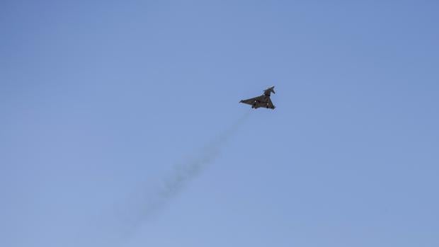 La exhibición del Eurofighter en el acuartelamiento de Tablada resonó en toda Sevilla