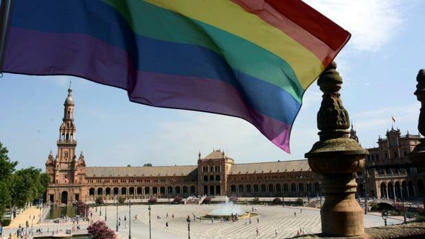 La cabalgata del Orgullo LGTBI recorre hoy las calles del centro