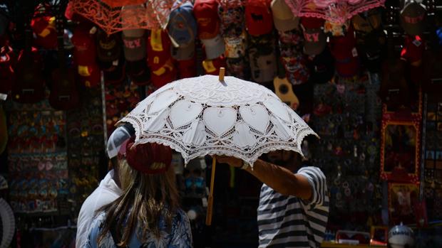 Junio en Sevilla, a salvo de la ola de calor y del tsunami en las facturas