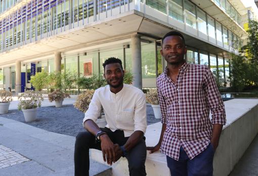 Sani y Jean Baptiste en el campus sevillano de la Loyola el pasado martes